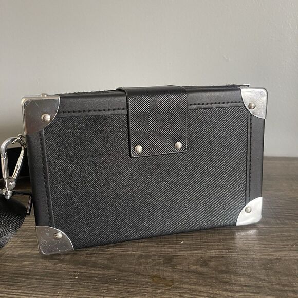 Lord Culture Women Black With Metal Hardware Hard Case Bag Crossbody - Picture 5 of 11